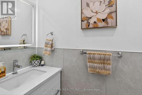 3841 Edgecliffe Run, Mississauga, ON - Indoor Photo Showing Bathroom
