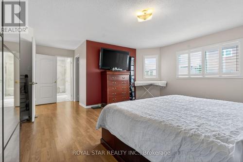 3841 Edgecliffe Run, Mississauga, ON - Indoor Photo Showing Bedroom