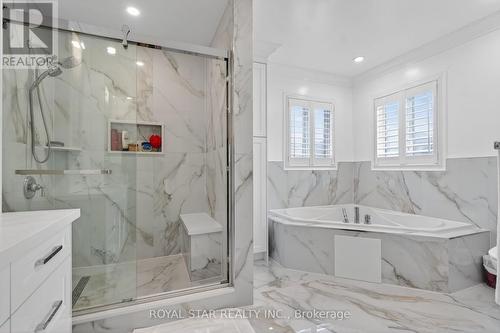 3841 Edgecliffe Run, Mississauga, ON - Indoor Photo Showing Bathroom