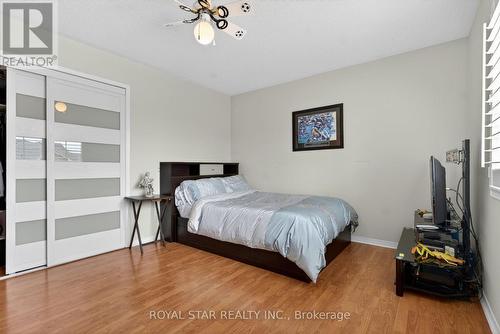 3841 Edgecliffe Run, Mississauga, ON - Indoor Photo Showing Bedroom