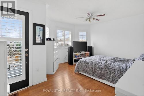 3841 Edgecliffe Run, Mississauga, ON - Indoor Photo Showing Bedroom