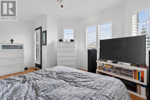 3841 Edgecliffe Run, Mississauga, ON - Indoor Photo Showing Bedroom