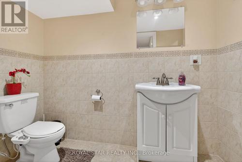 3841 Edgecliffe Run, Mississauga, ON - Indoor Photo Showing Bathroom