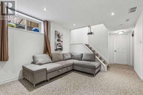 60 Marl Meadow Drive, Kitchener, ON - Indoor Photo Showing Living Room