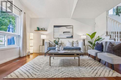 60 Marl Meadow Drive, Kitchener, ON - Indoor Photo Showing Living Room