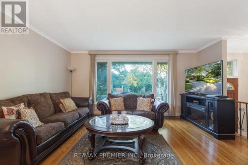 35 Barkwin Drive, Toronto, ON - Indoor Photo Showing Living Room