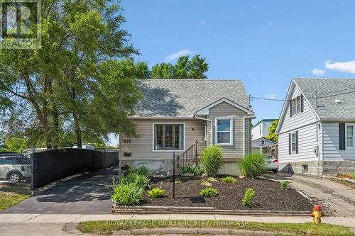 976 Guelph Street, Kitchener, ON - Outdoor With Facade