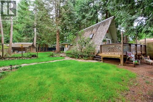 7685 Ships Point Rd, Fanny Bay, BC - Outdoor
