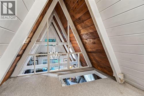7685 Ships Point Rd, Fanny Bay, BC - Indoor Photo Showing Other Room