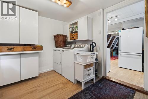 7685 Ships Point Rd, Fanny Bay, BC - Indoor Photo Showing Laundry Room