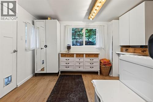 7685 Ships Point Rd, Fanny Bay, BC - Indoor Photo Showing Other Room