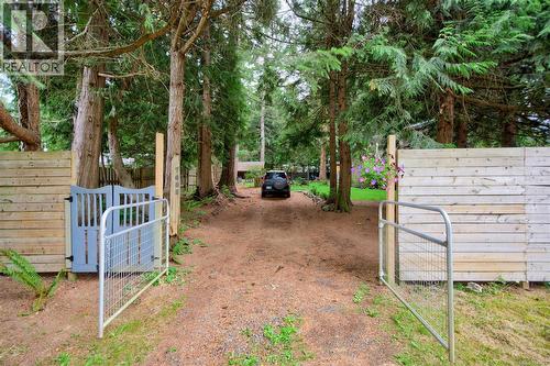 7685 Ships Point Rd, Fanny Bay, BC - Outdoor