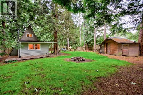7685 Ships Point Rd, Fanny Bay, BC - Outdoor