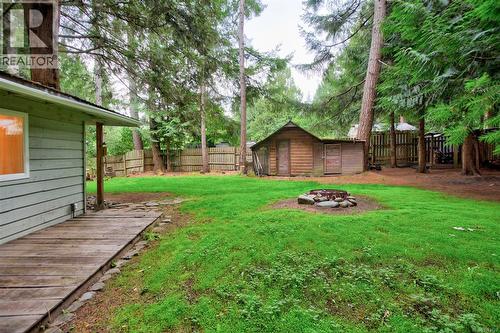 7685 Ships Point Rd, Fanny Bay, BC - Outdoor