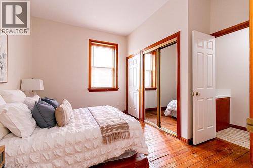 218 Bay Street S, Hamilton, ON - Indoor Photo Showing Bedroom