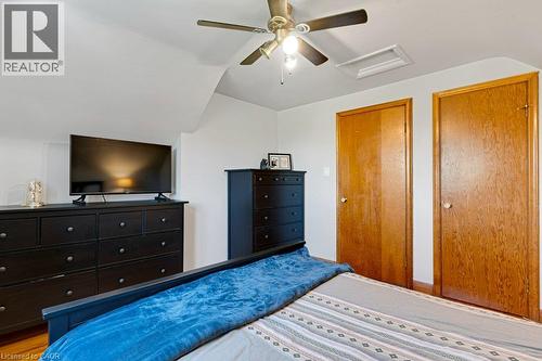 86 Christopher Drive, Cambridge, ON - Indoor Photo Showing Bedroom