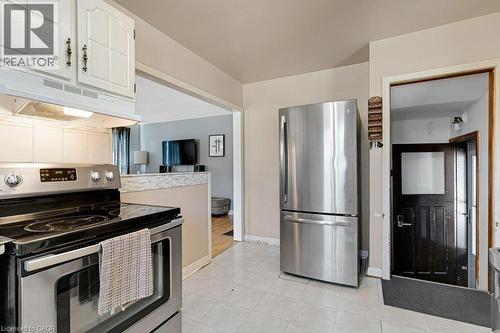 86 Christopher Drive, Cambridge, ON - Indoor Photo Showing Kitchen