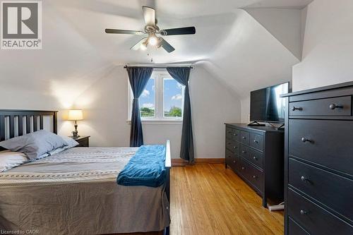 86 Christopher Drive, Cambridge, ON - Indoor Photo Showing Bedroom