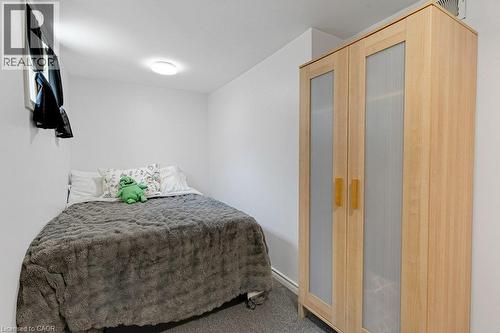 86 Christopher Drive, Cambridge, ON - Indoor Photo Showing Bedroom