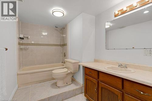 86 Christopher Drive, Cambridge, ON - Indoor Photo Showing Bathroom