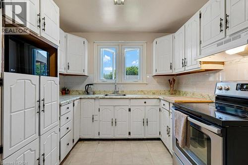 86 Christopher Drive, Cambridge, ON - Indoor Photo Showing Kitchen