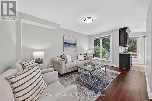 1569 Norwill Crescent, Oshawa, ON - Indoor Photo Showing Living Room
