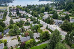 3832 Pitcombe Pl Saanich, BC V8N 4B9