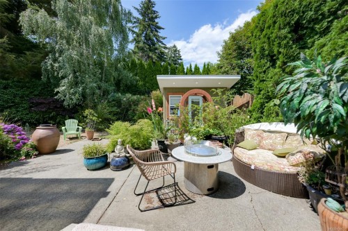 3832 Pitcombe Pl, Saanich, BC 