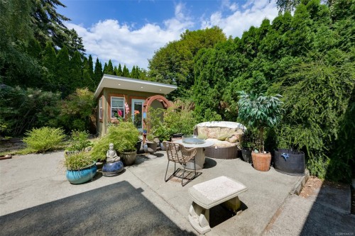 3832 Pitcombe Pl, Saanich, BC 