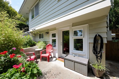 3832 Pitcombe Pl, Saanich, BC 