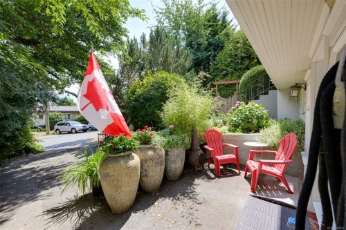 3832 Pitcombe Pl, Saanich, BC 