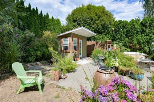 3832 Pitcombe Pl, Saanich, BC 