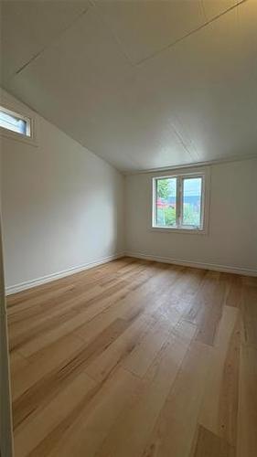 982 Alexander Ave, Winnipeg, MB - Indoor Photo Showing Other Room