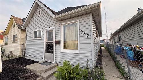 982 Alexander Ave, Winnipeg, MB - Outdoor