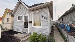 982 Alexander AVE  Winnipeg, MB R3E 1K2