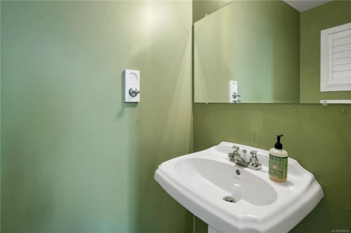 4675 Discovery Dr, Campbell River, BC 