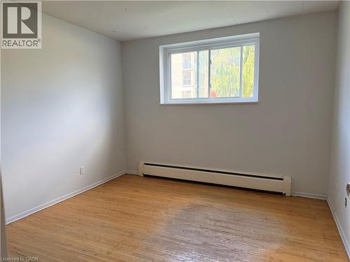 443 HAZEL Street Unit# 9 , Waterloo, Ontario N2L 3P7 4