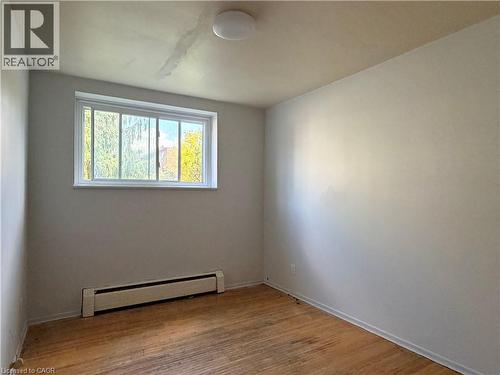 443 HAZEL Street Unit# 9 , Waterloo, Ontario N2L 3P7 5