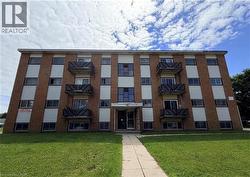 443 HAZEL Street Unit# 9 Waterloo, ON N2L 3P7