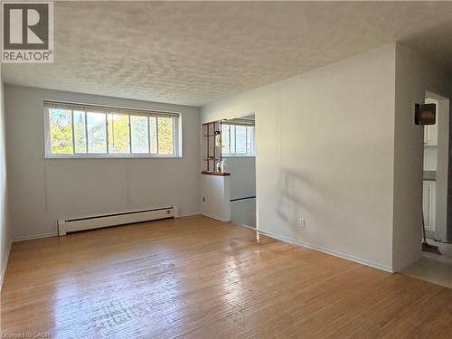 443 HAZEL Street Unit# 9 , Waterloo, Ontario N2L 3P7 3