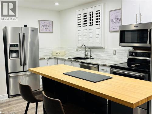 60 Galbraith Drive, Hamilton, ON - Indoor Photo Showing Kitchen With Upgraded Kitchen