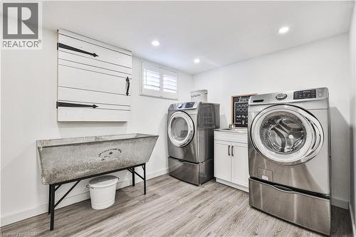 60 Galbraith Drive, Hamilton, ON - Indoor Photo Showing Laundry Room