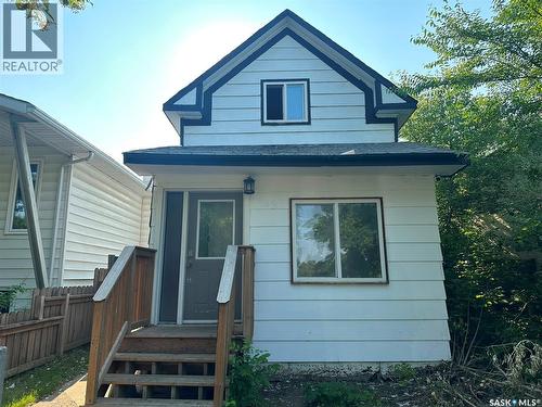 619 L AVENUE S  Saskatoon, SK S7M 2H6