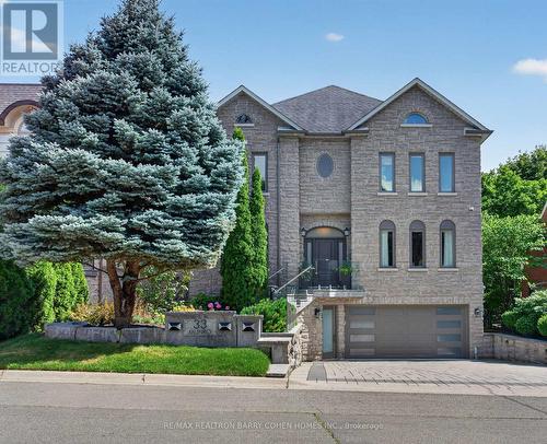 33 Munro Boulevard, Toronto, ON - Outdoor With Facade