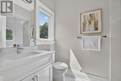 33 Munro Boulevard, Toronto, ON - Indoor Photo Showing Bathroom