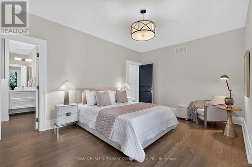 33 Munro Boulevard, Toronto, ON - Indoor Photo Showing Bedroom