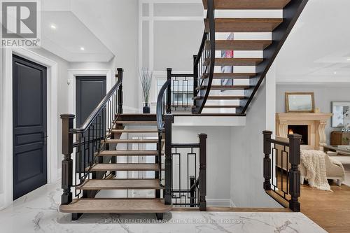 33 Munro Boulevard, Toronto, ON - Indoor Photo Showing Other Room