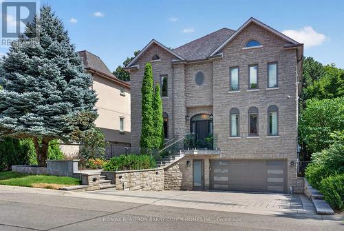 33 Munro Boulevard, Toronto, ON - Outdoor With Facade