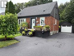 60 GALBRAITH DRIVE  Hamilton, ON L8G 1Z9