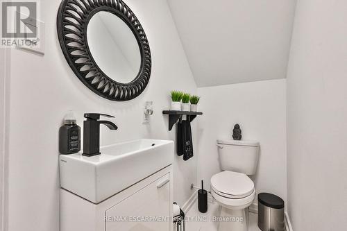 60 Galbraith Drive, Hamilton, ON - Indoor Photo Showing Bathroom